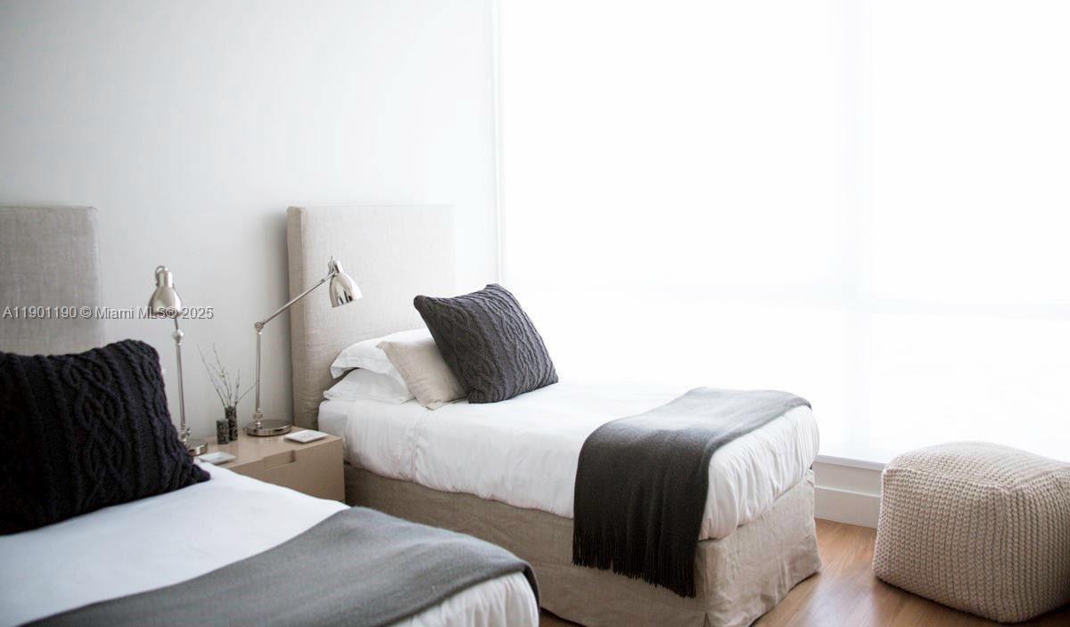 100 S Pointe Dr #2201 Miami Beach, FL 33139