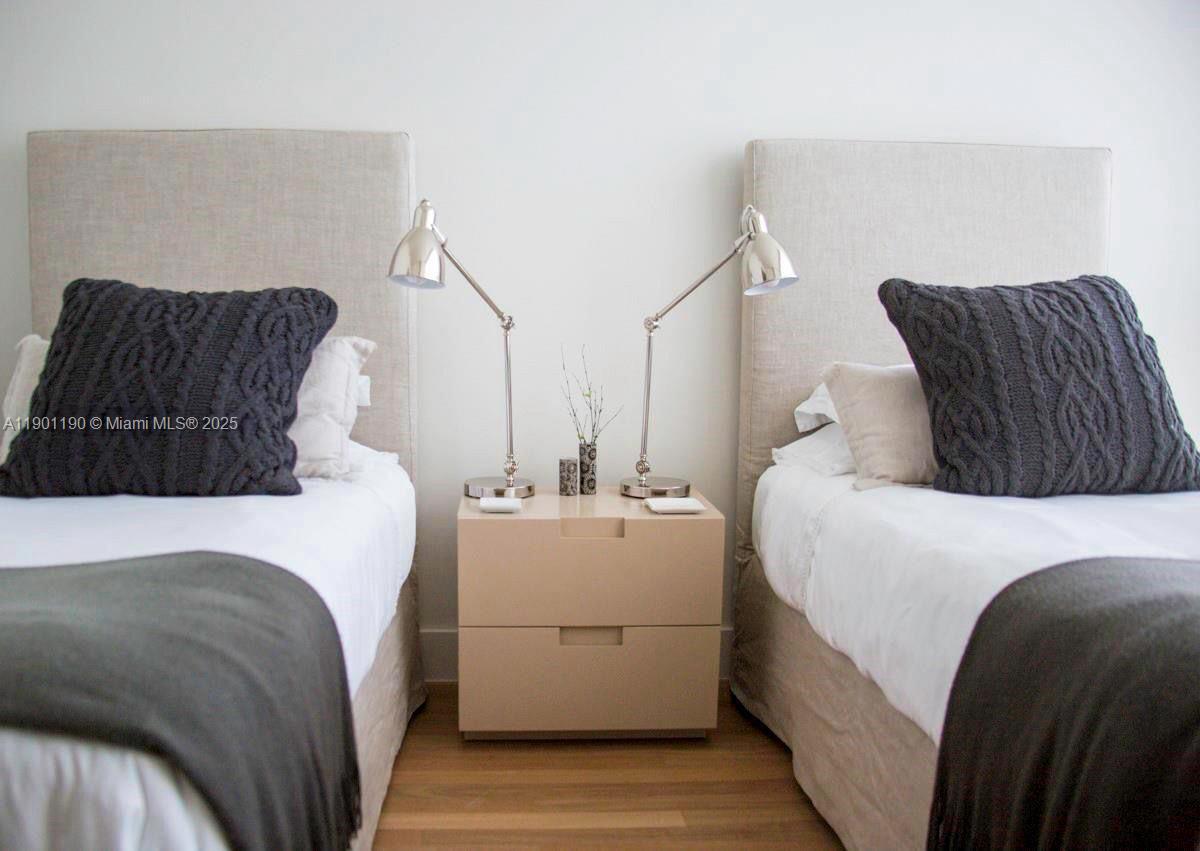 100 S Pointe Dr #2201 Miami Beach, FL 33139