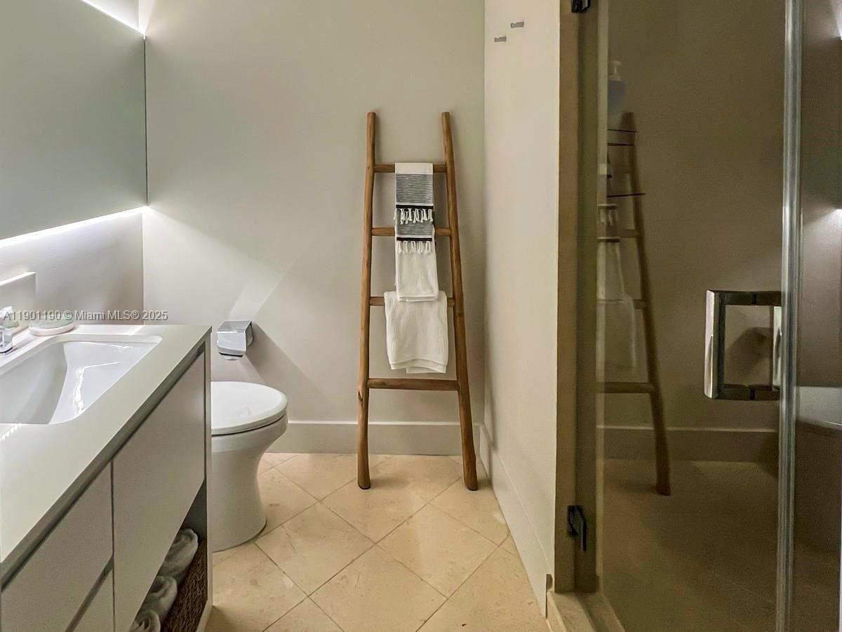 100 S Pointe Dr #2201 Miami Beach, FL 33139