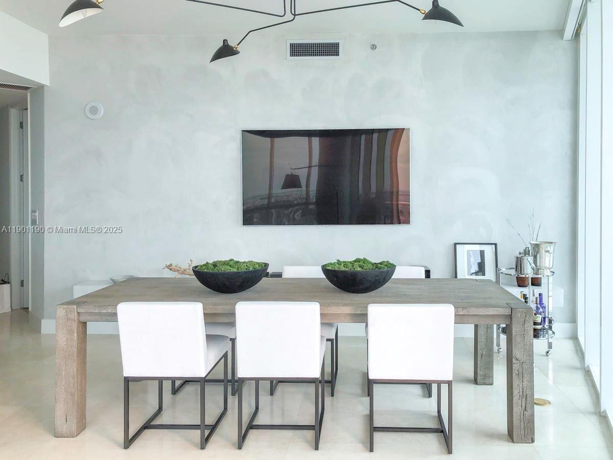 100 S Pointe Dr #2201 Miami Beach, FL 33139