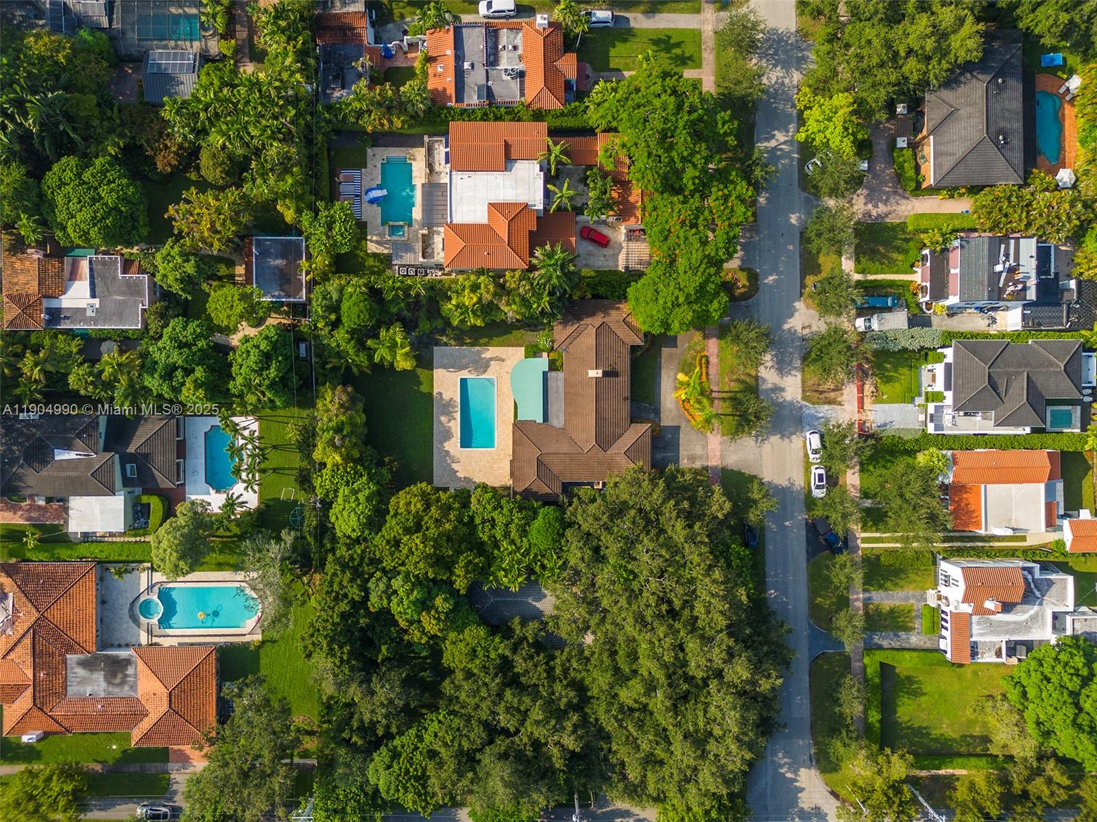 2615 Alhambra Cir Coral Gables, FL 33134