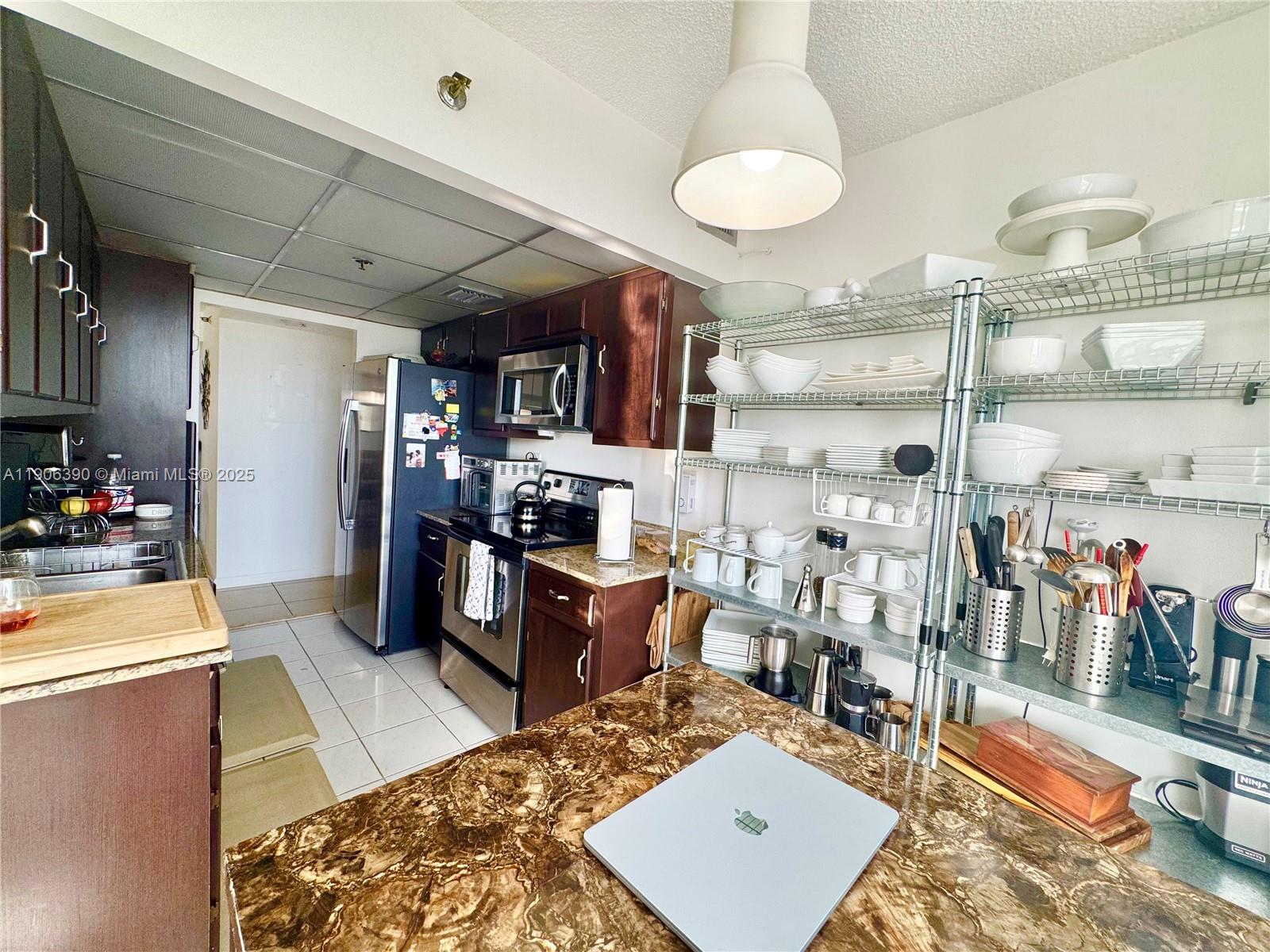 image Winston Towers 60019