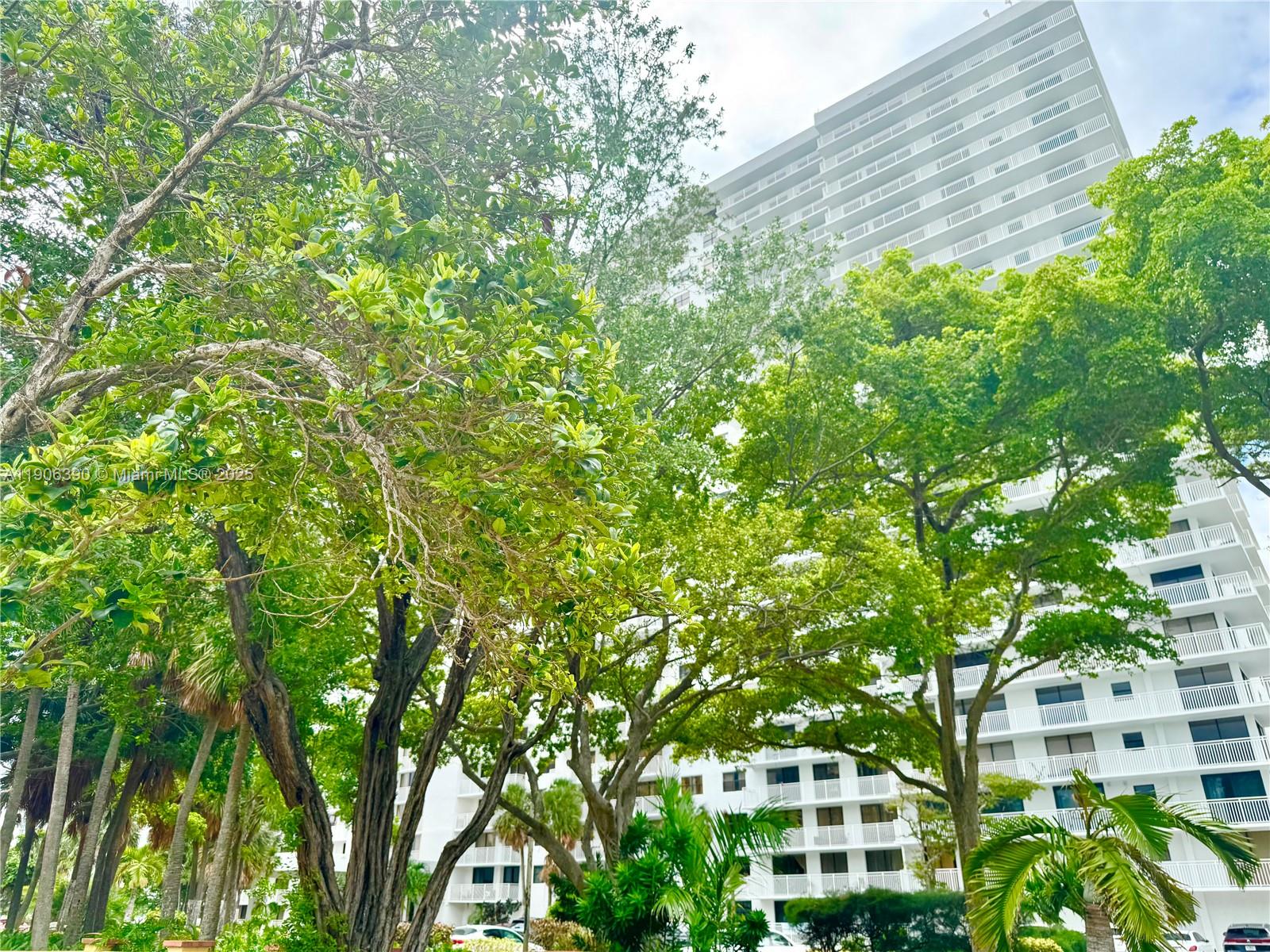 image Winston Towers 60030