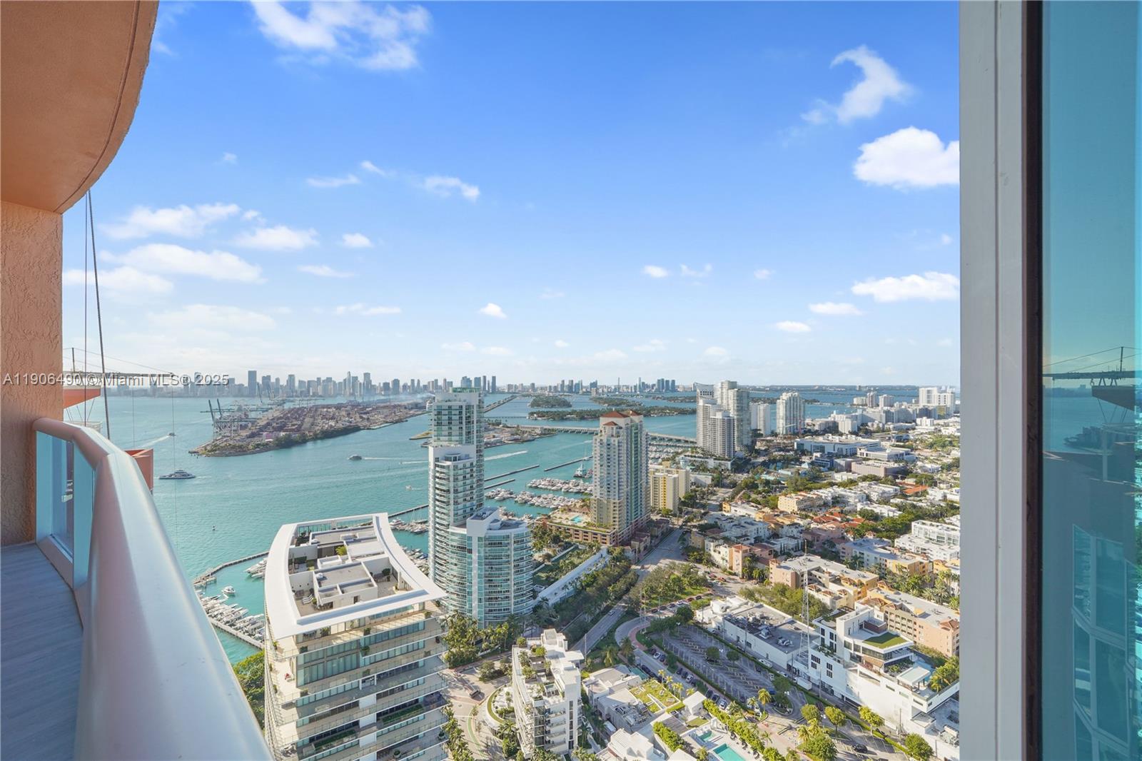 300 S Pointe Dr #4306 Miami Beach, FL 33139