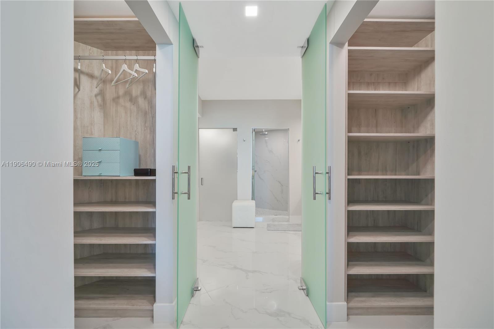 300 S Pointe Dr #4306 Miami Beach, FL 33139