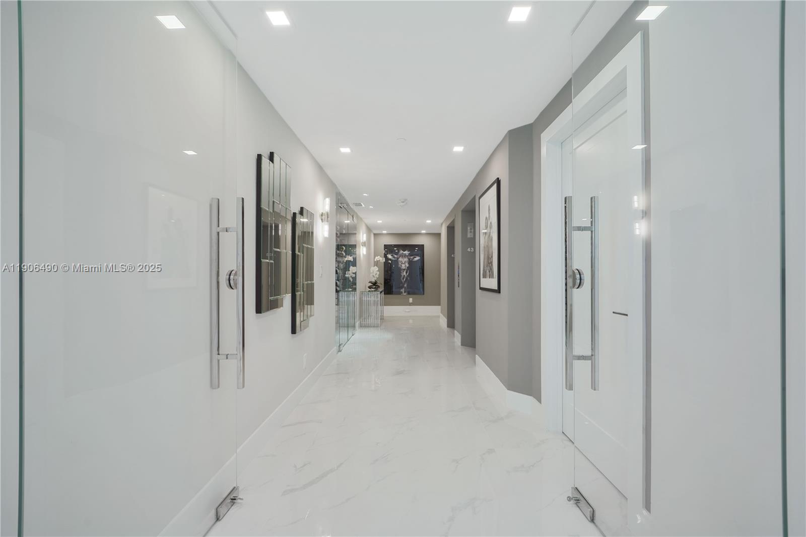 300 S Pointe Dr #4306 Miami Beach, FL 33139