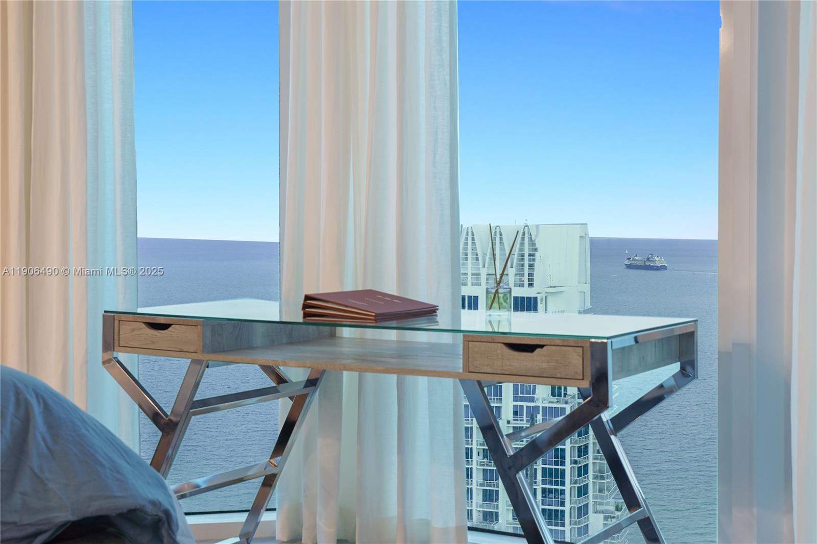 300 S Pointe Dr #4306 Miami Beach, FL 33139