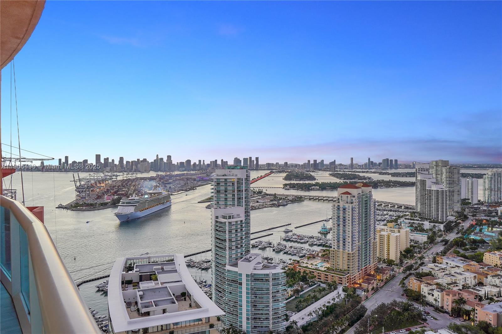 300 S Pointe Dr #4306 Miami Beach, FL 33139