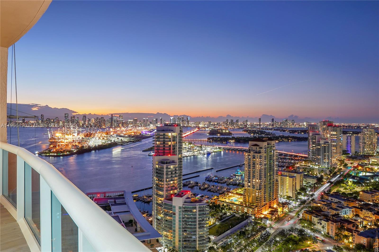 300 S Pointe Dr #4306 Miami Beach, FL 33139