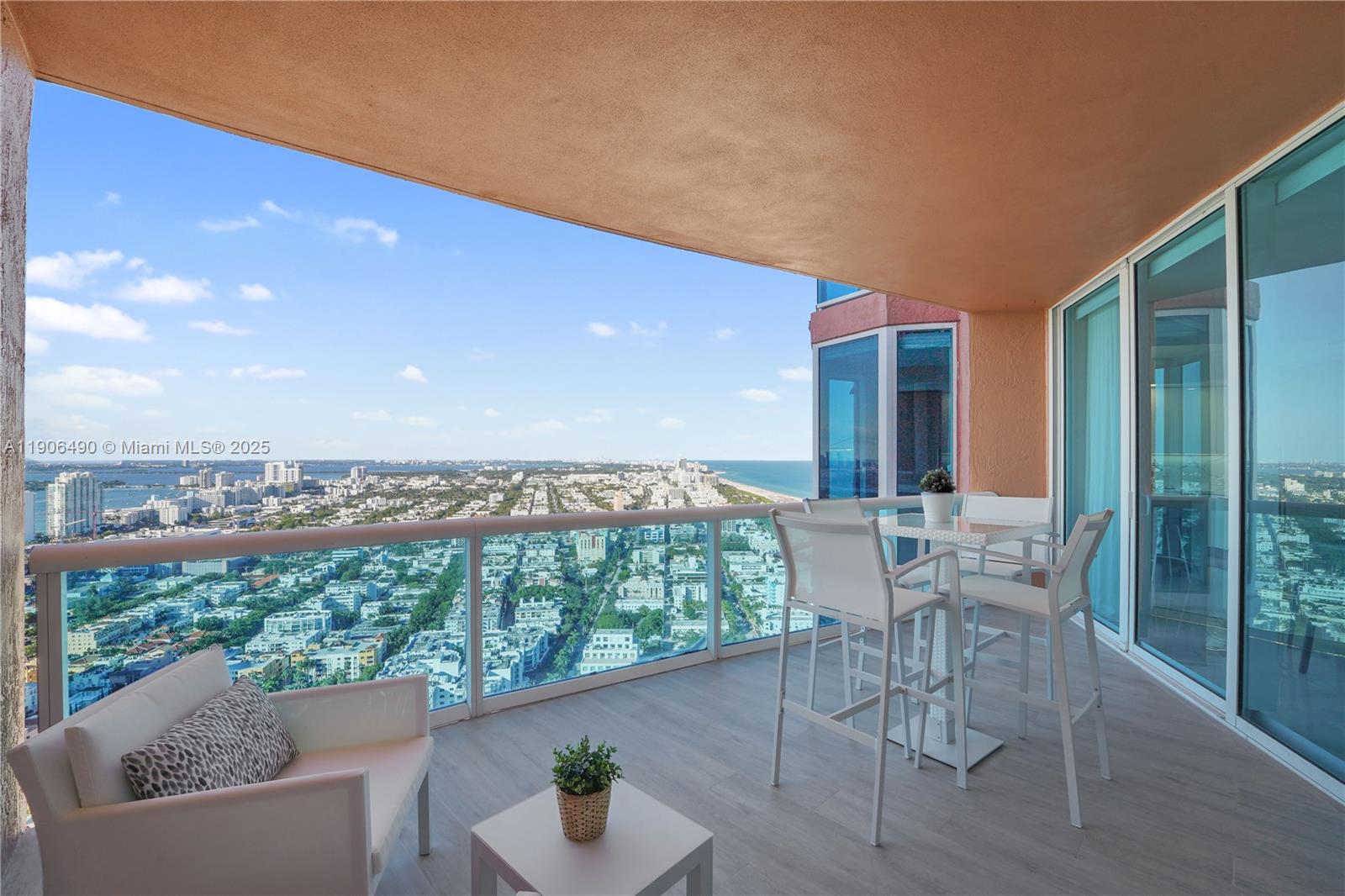 300 S Pointe Dr #4306 Miami Beach, FL 33139