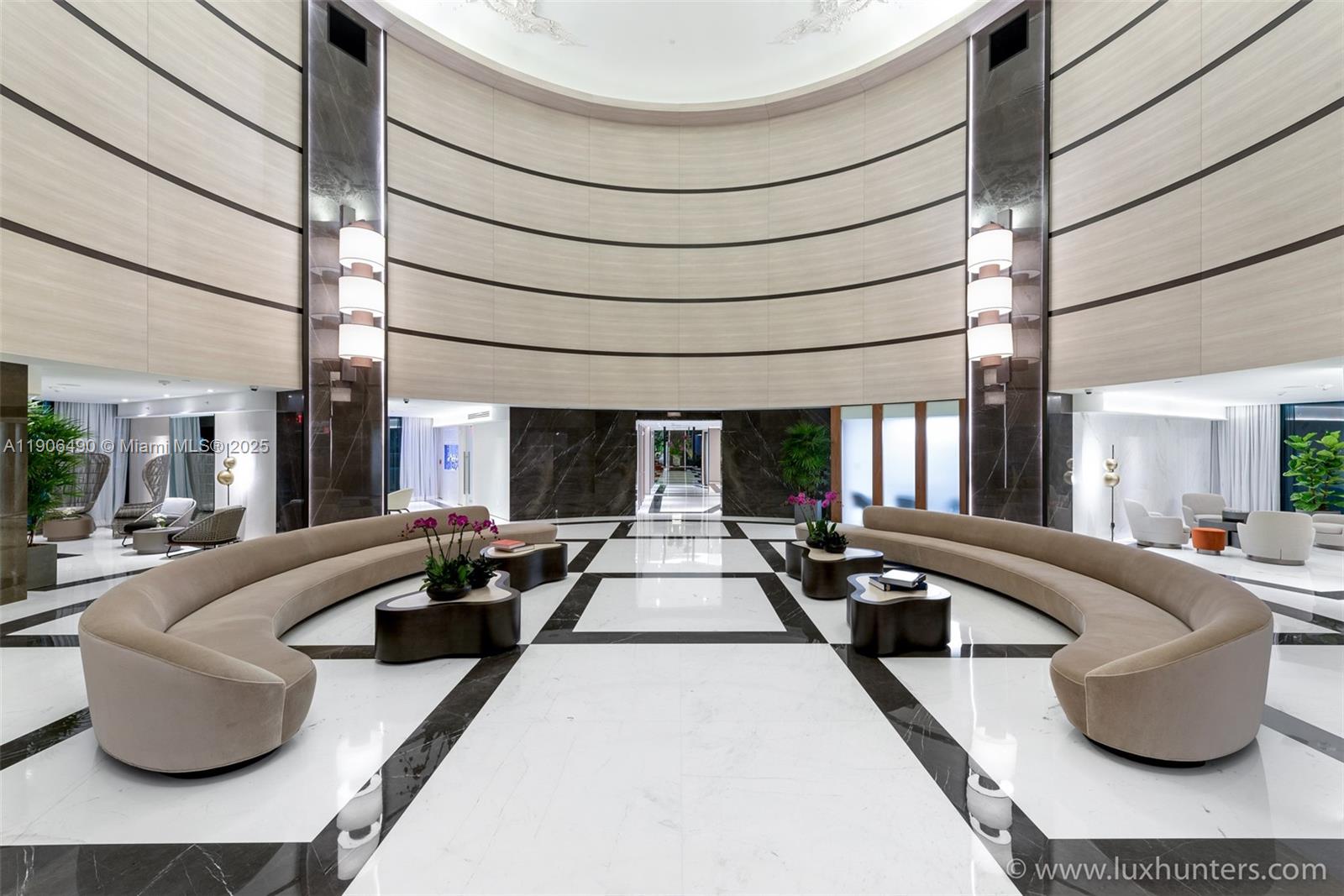 300 S Pointe Dr #4306 Miami Beach, FL 33139