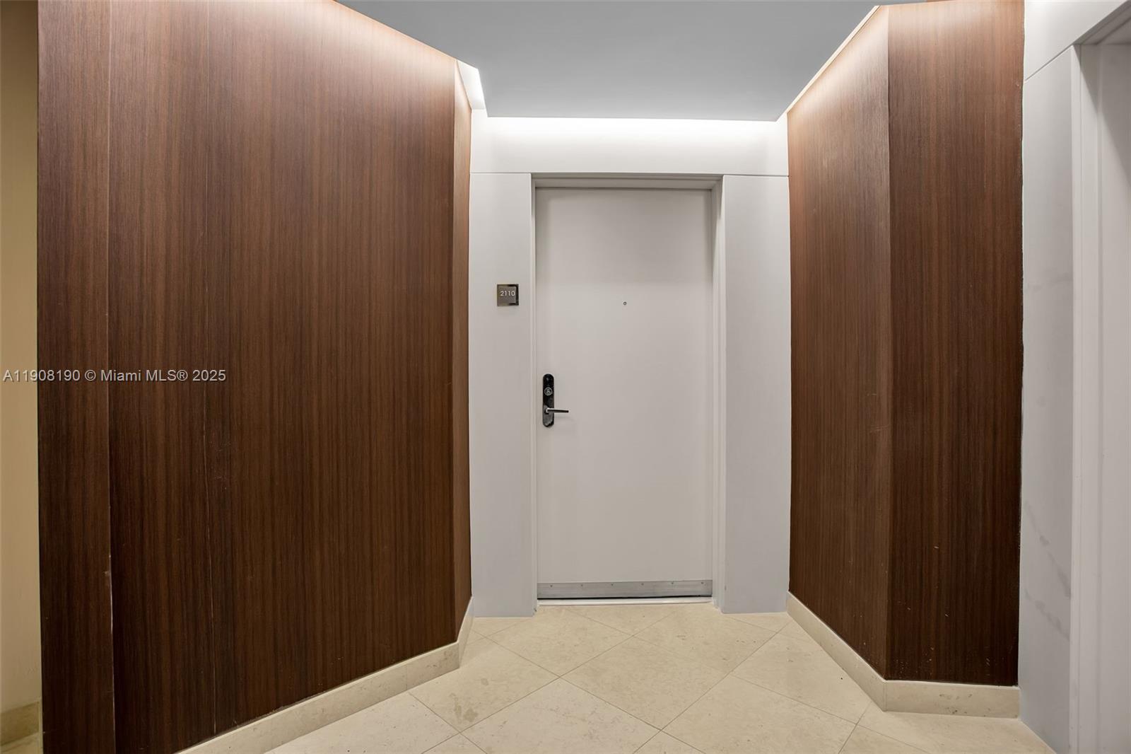 450 Alton Rd #2110 Miami Beach, FL 33139