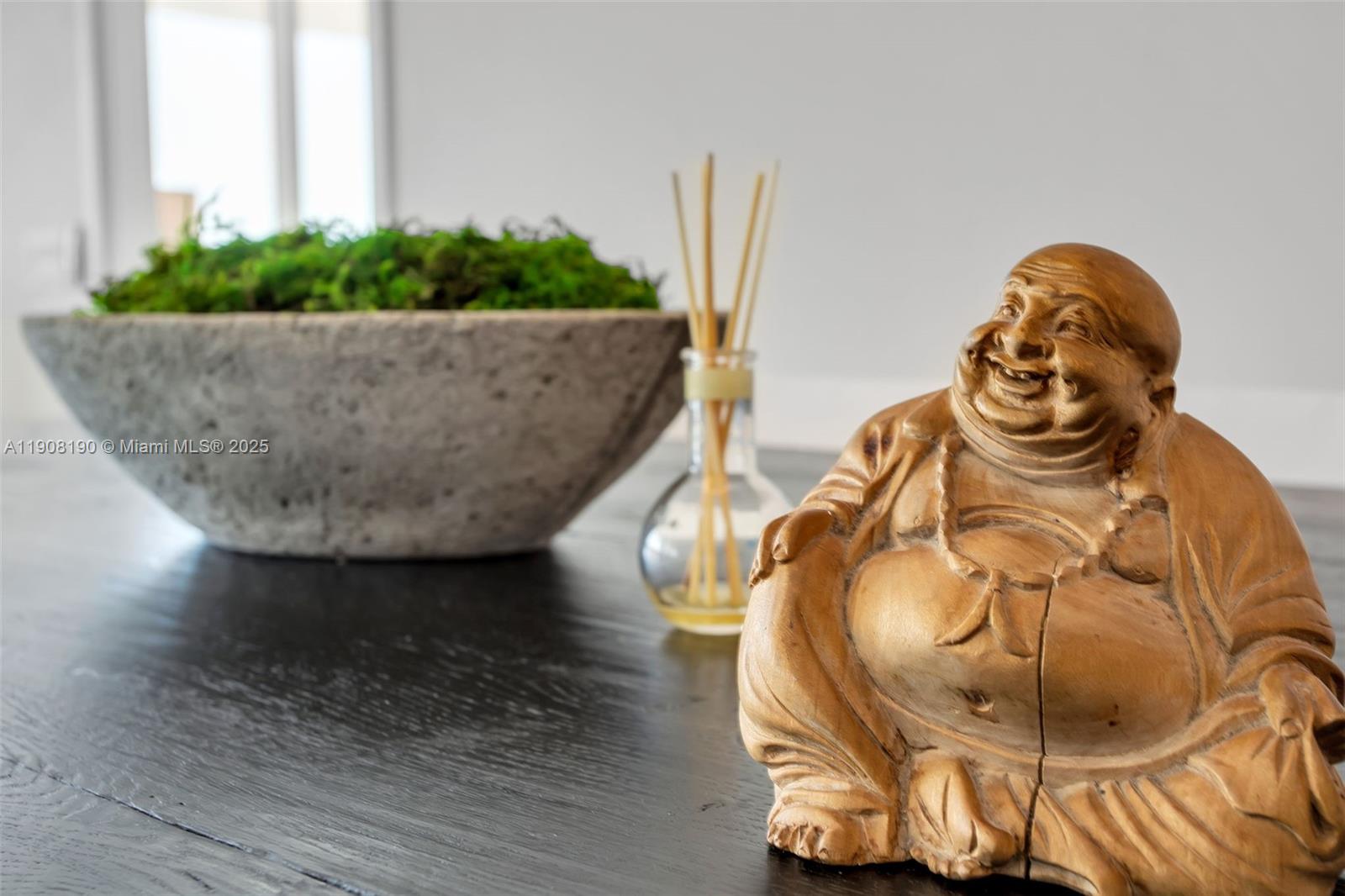 450 Alton Rd #2110 Miami Beach, FL 33139