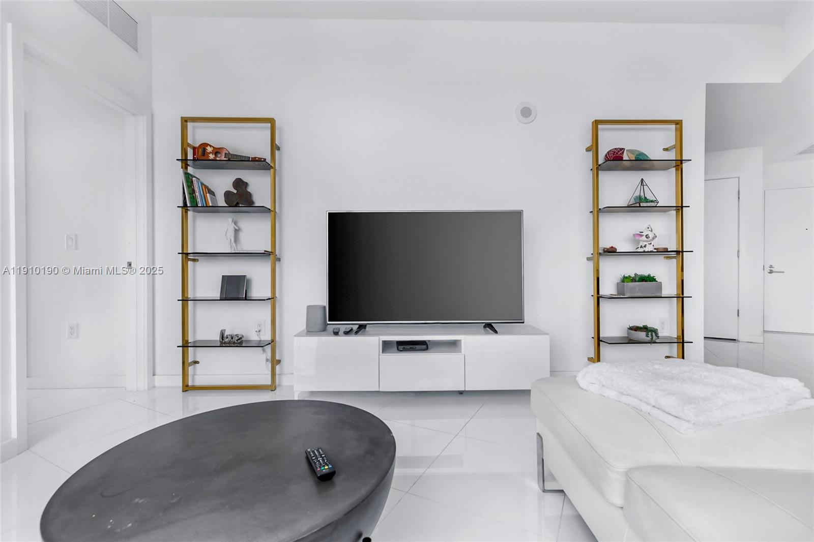 851 NE 1st Ave #1202 Miami, FL 33132