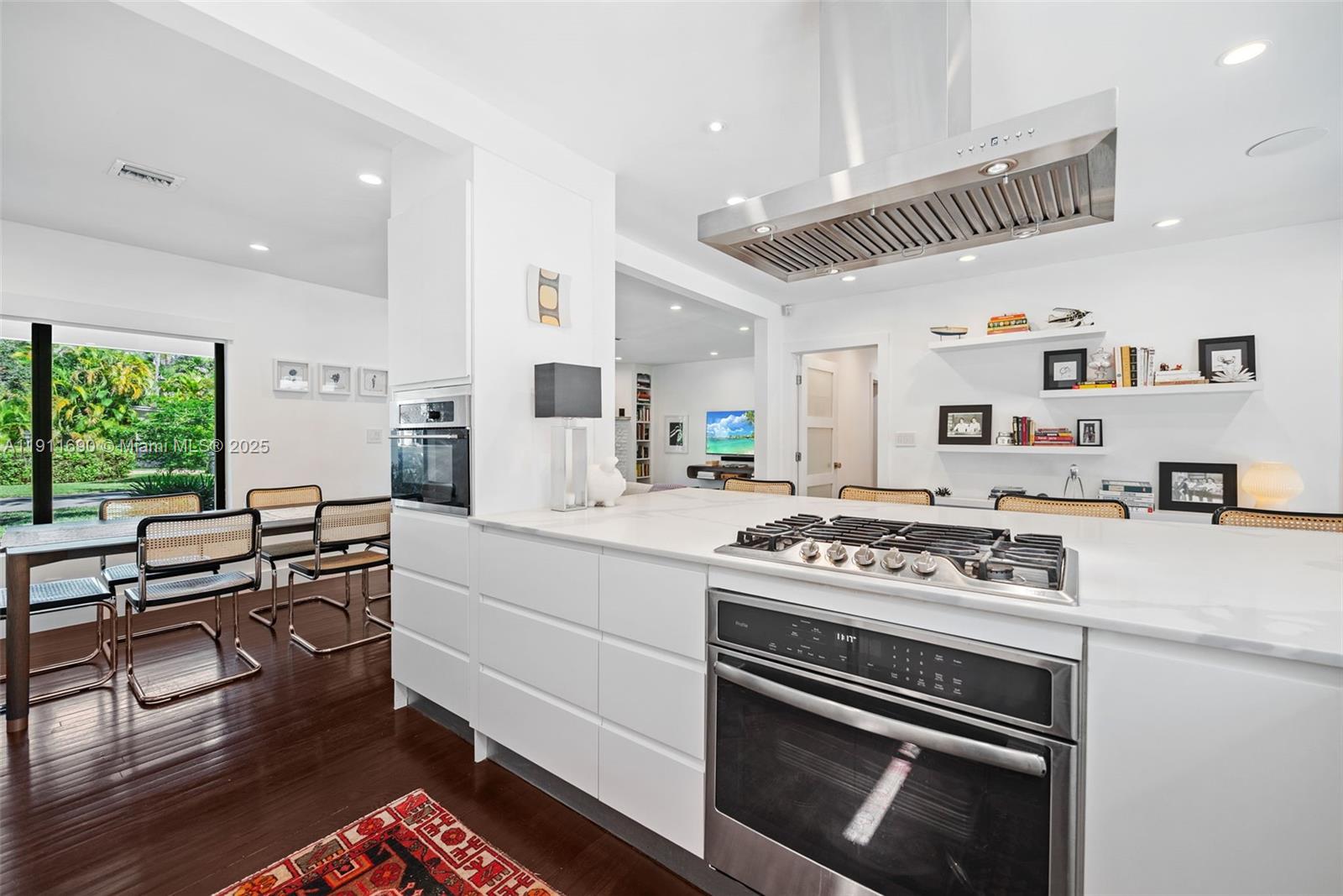 5840 SW 77th Ter South Miami, FL 33143