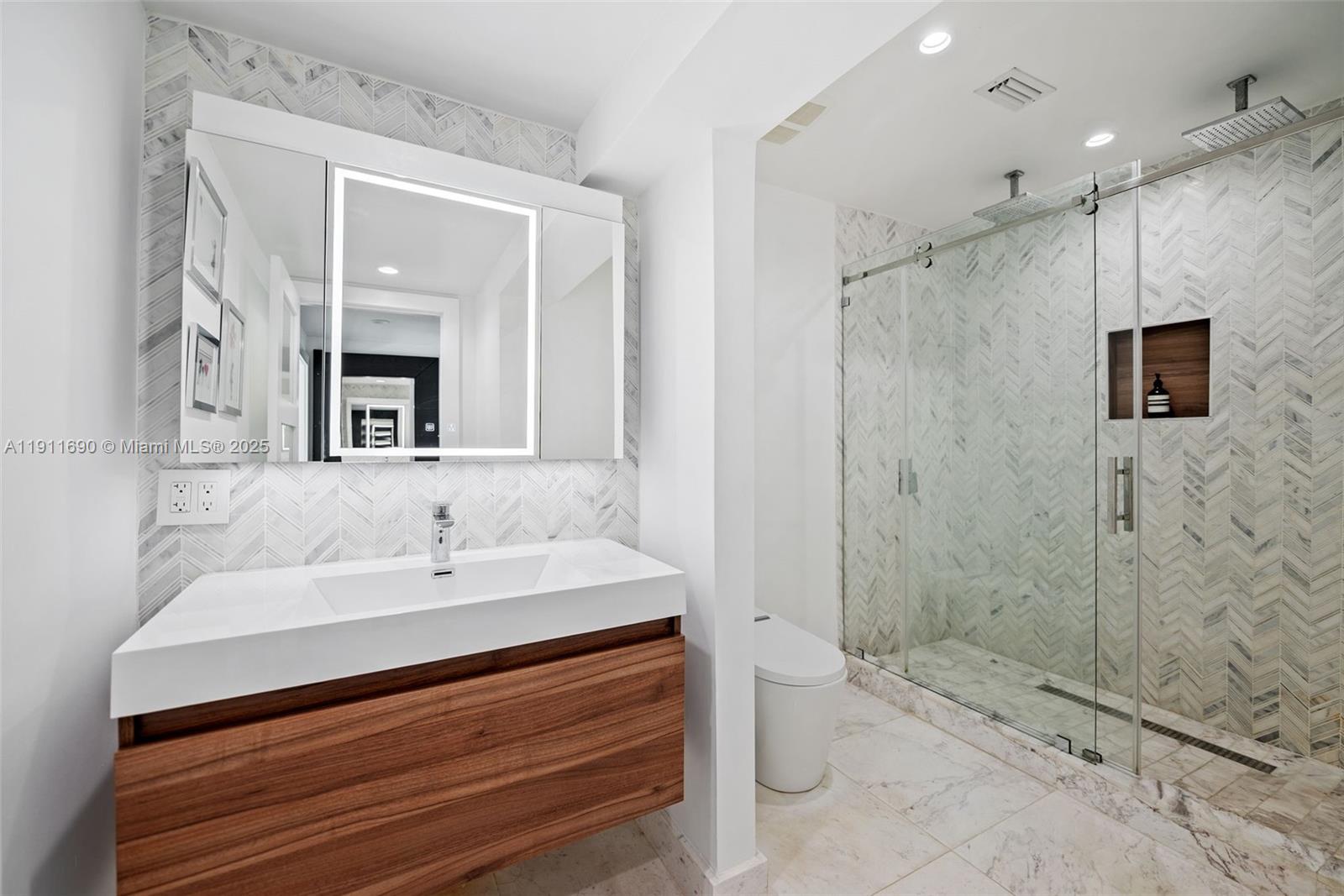 5840 SW 77th Ter South Miami, FL 33143