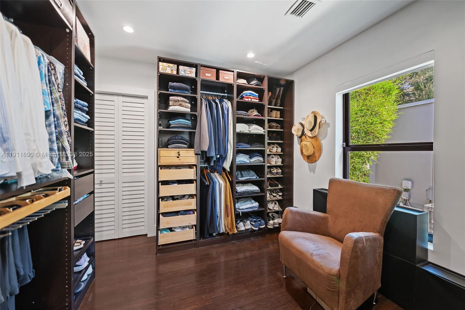 5840 SW 77th Ter South Miami, FL 33143