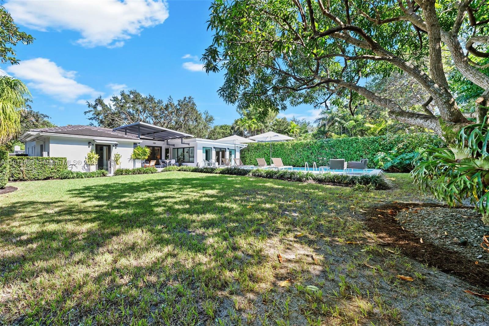 5840 SW 77th Ter South Miami, FL 33143