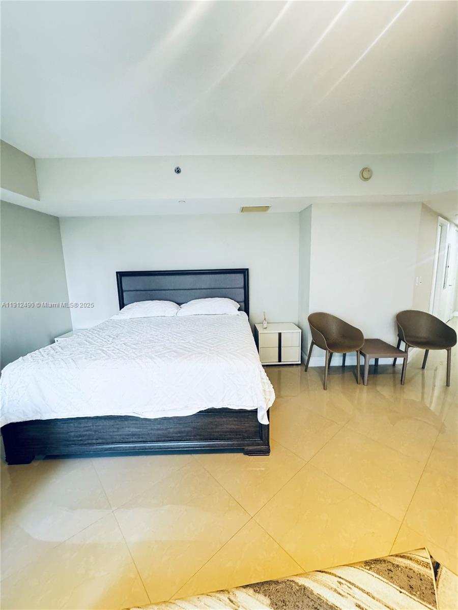 image Iconbrickell Condo No 117