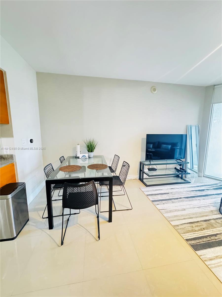 image Iconbrickell Condo No 13