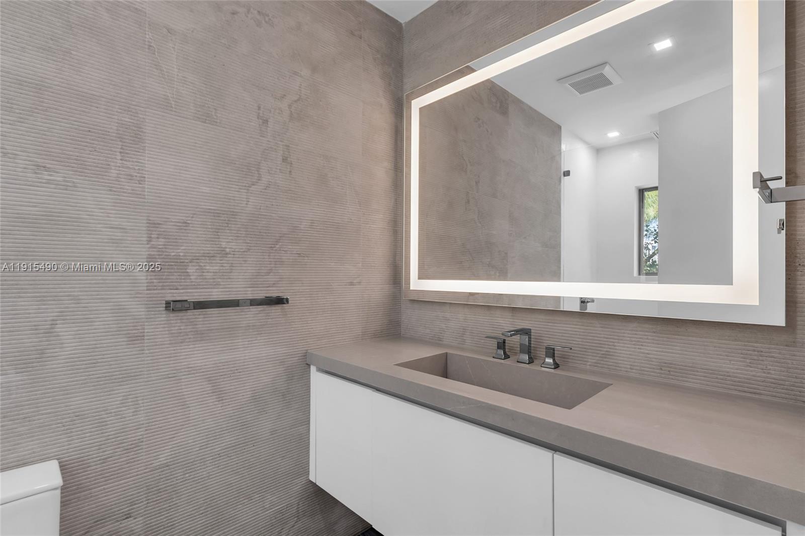 3604 Day Ave Miami, FL 33133