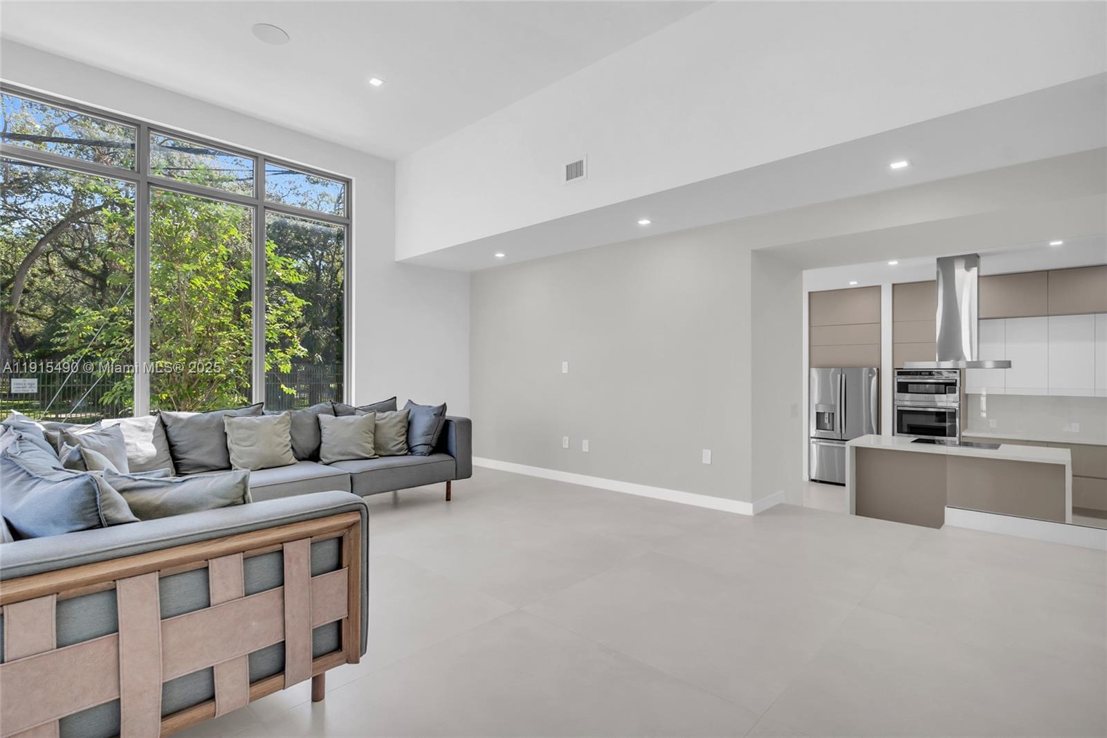 3604 Day Ave Miami, FL 33133