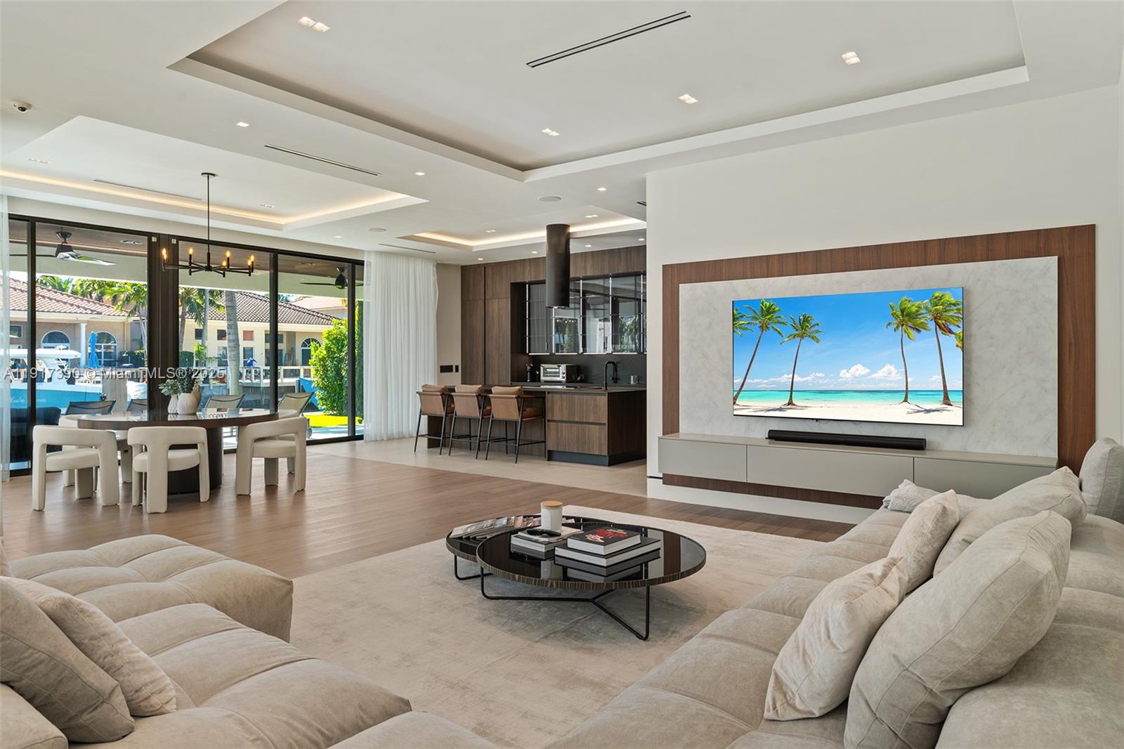 900 Washington St Hollywood, FL 33019