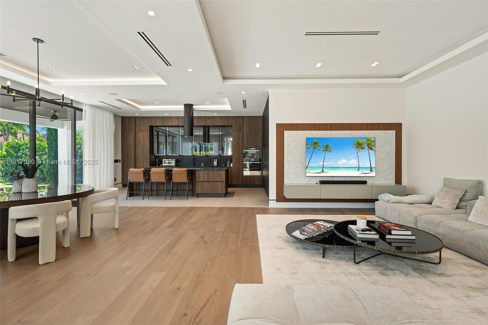 900 Washington St Hollywood, FL 33019