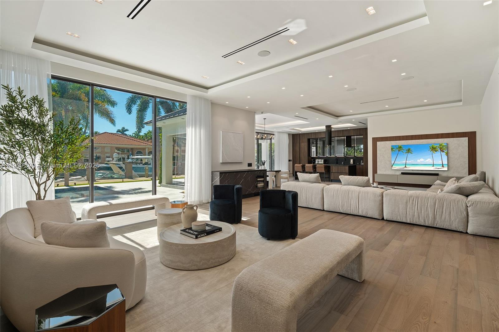 900 Washington St Hollywood, FL 33019