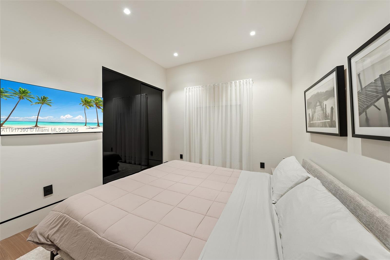 900 Washington St Hollywood, FL 33019