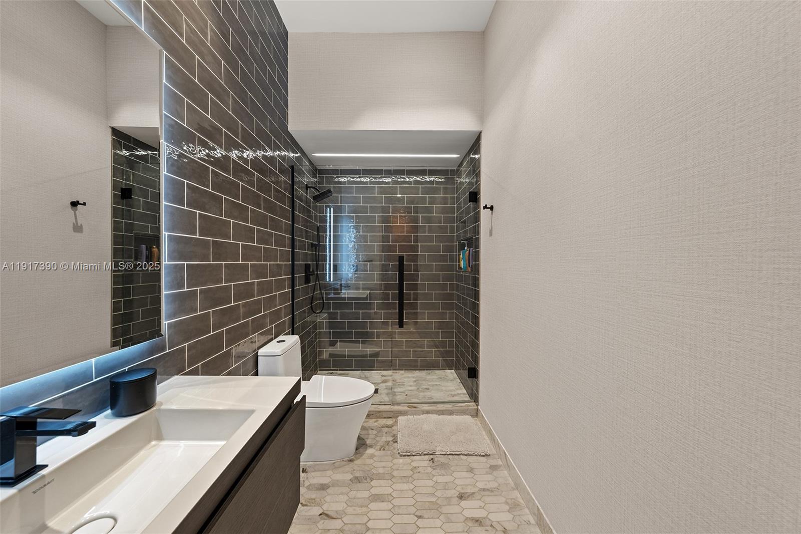 900 Washington St Hollywood, FL 33019