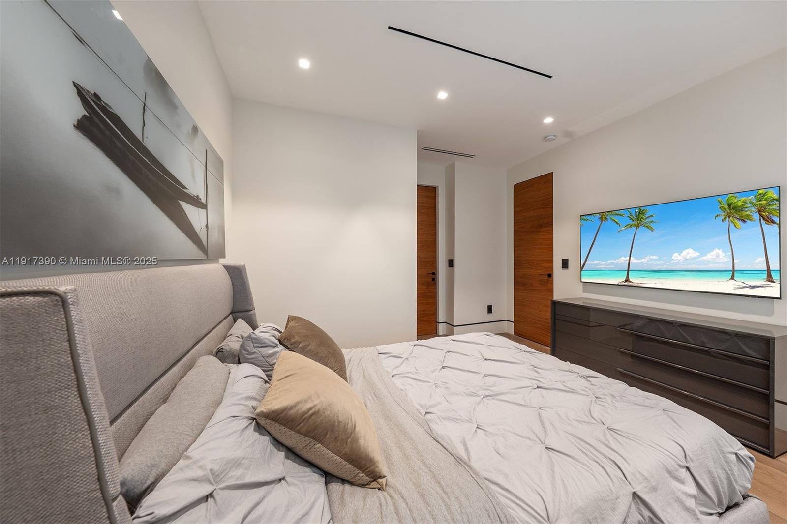 900 Washington St Hollywood, FL 33019