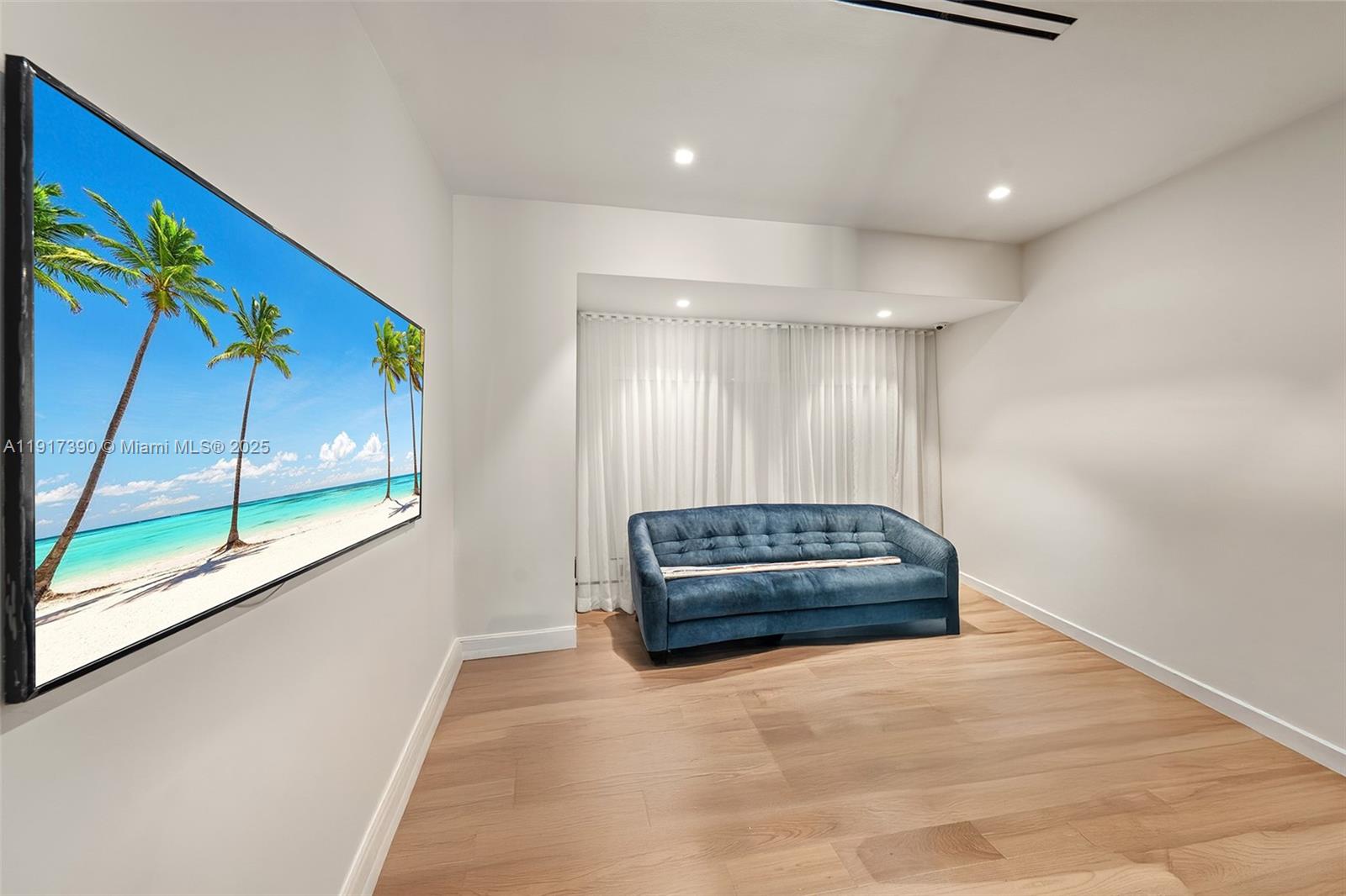 900 Washington St Hollywood, FL 33019