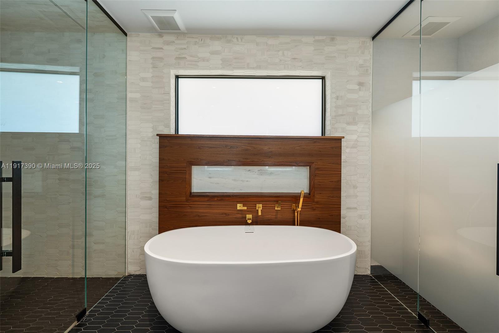 900 Washington St Hollywood, FL 33019