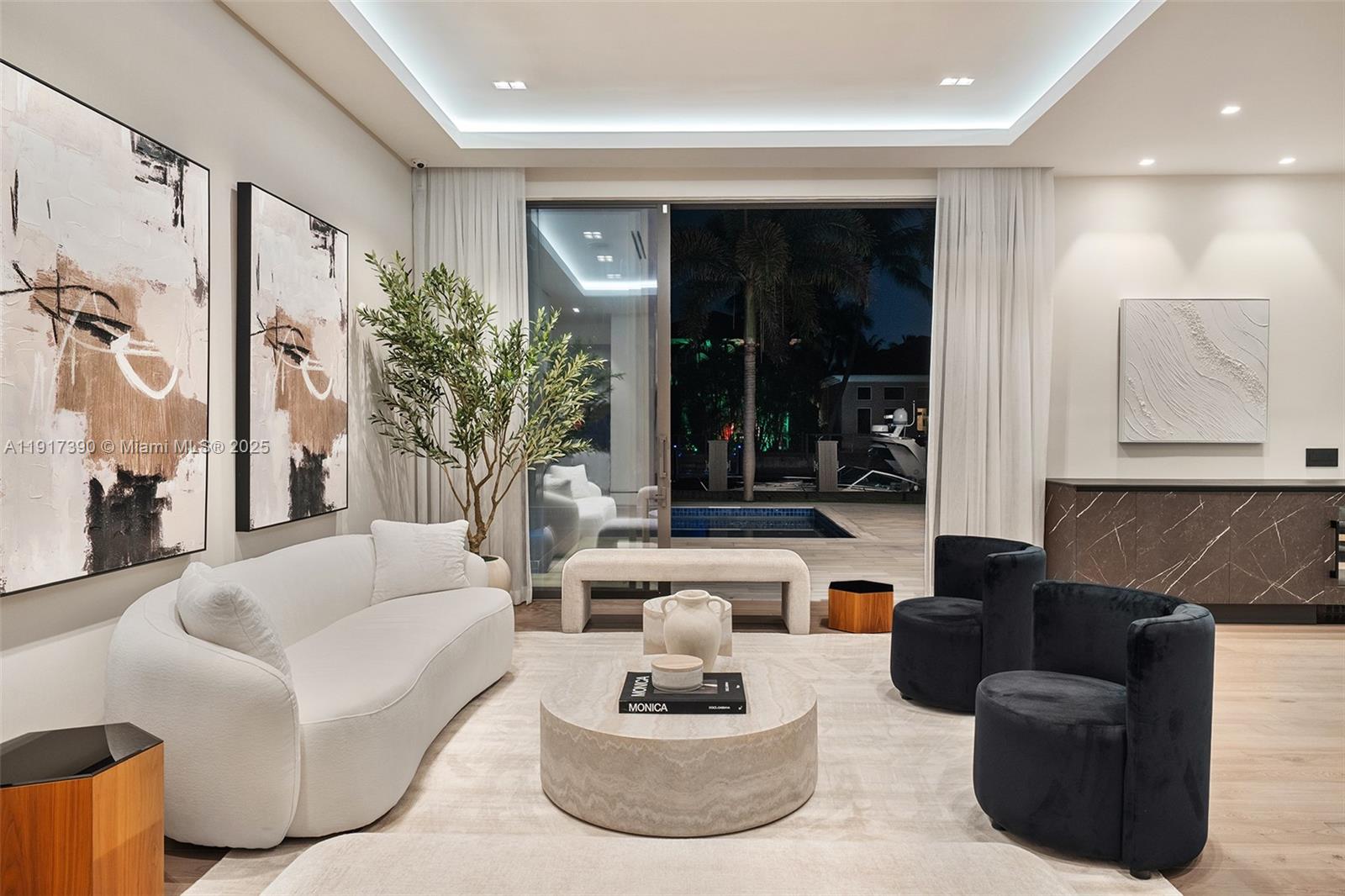 900 Washington St Hollywood, FL 33019