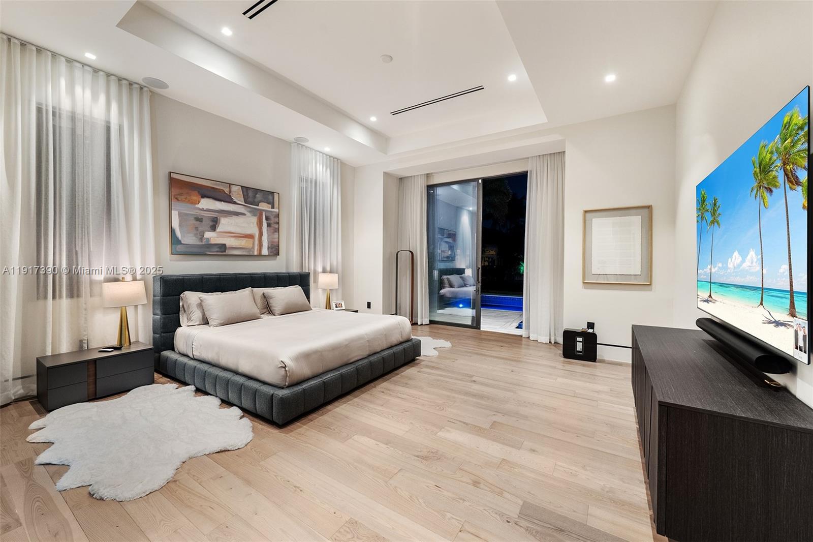 900 Washington St Hollywood, FL 33019