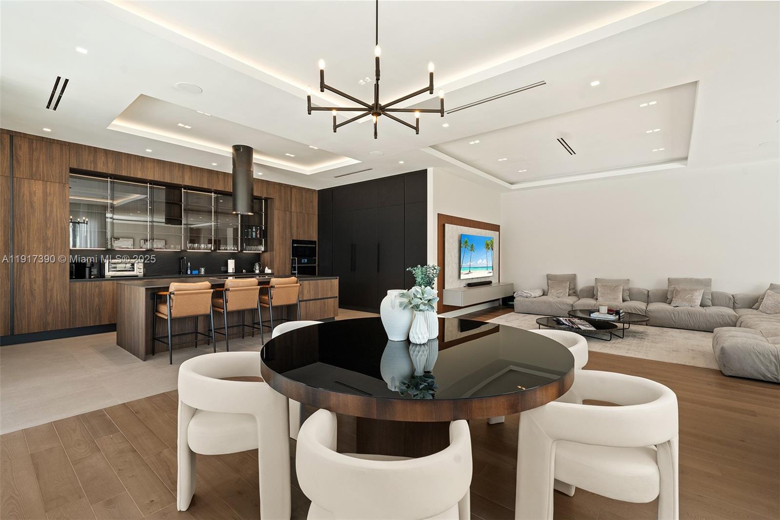 900 Washington St Hollywood, FL 33019