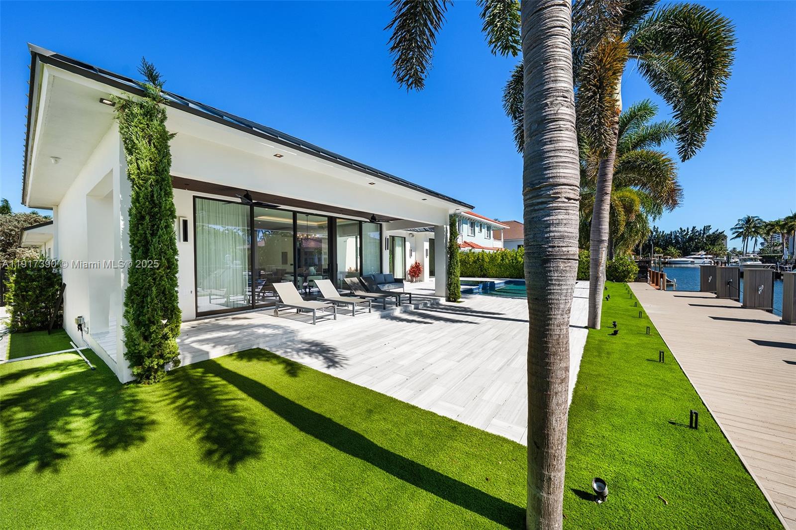 900 Washington St Hollywood, FL 33019