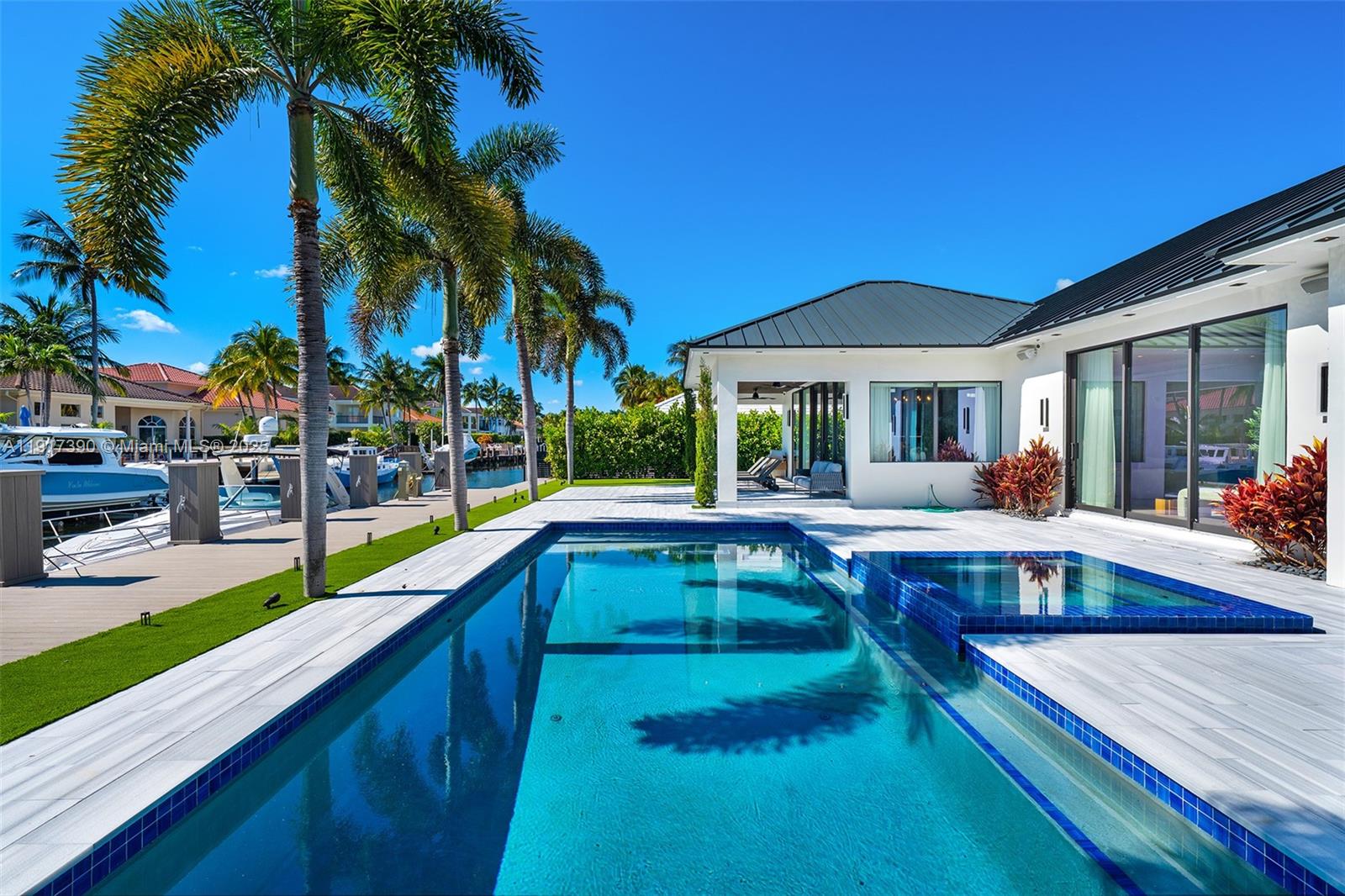 900 Washington St Hollywood, FL 33019