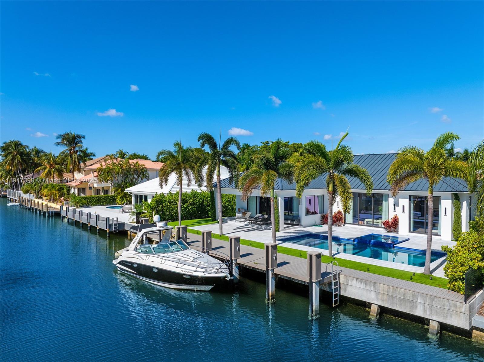 900 Washington St Hollywood, FL 33019