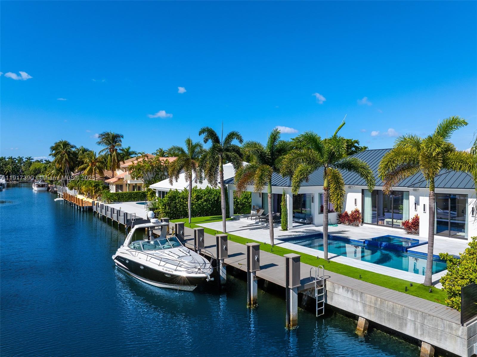 900 Washington St Hollywood, FL 33019