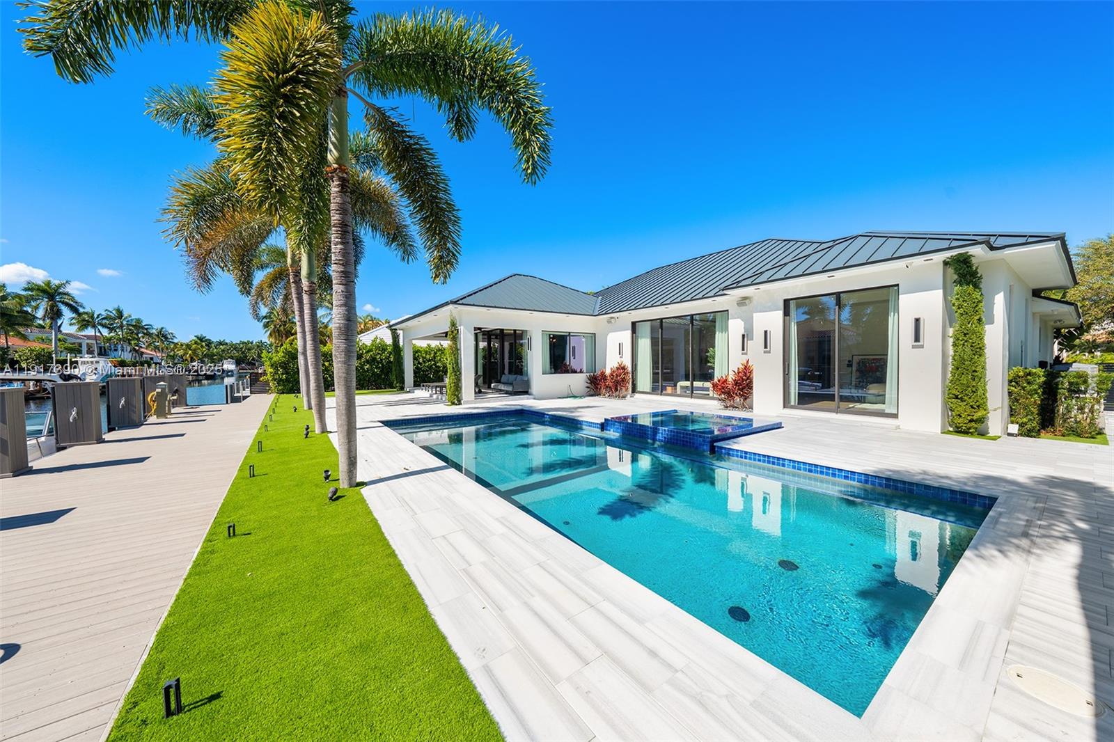 900 Washington St Hollywood, FL 33019