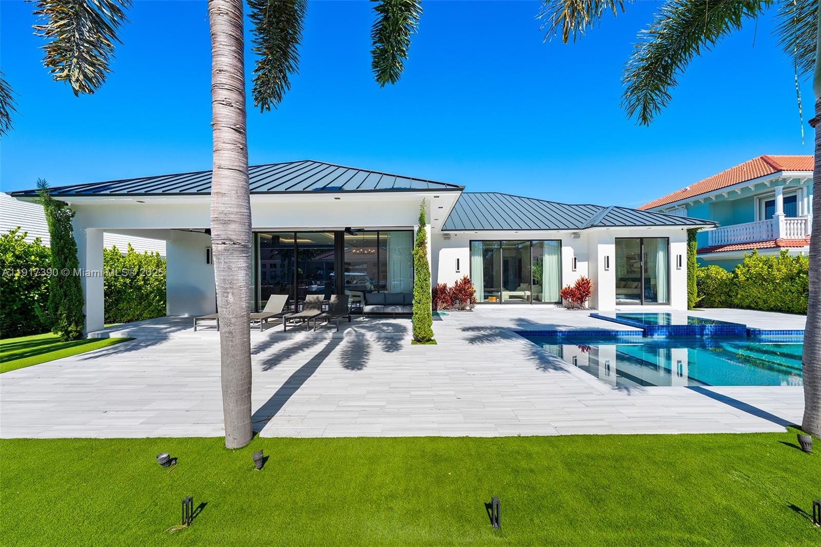 900 Washington St Hollywood, FL 33019