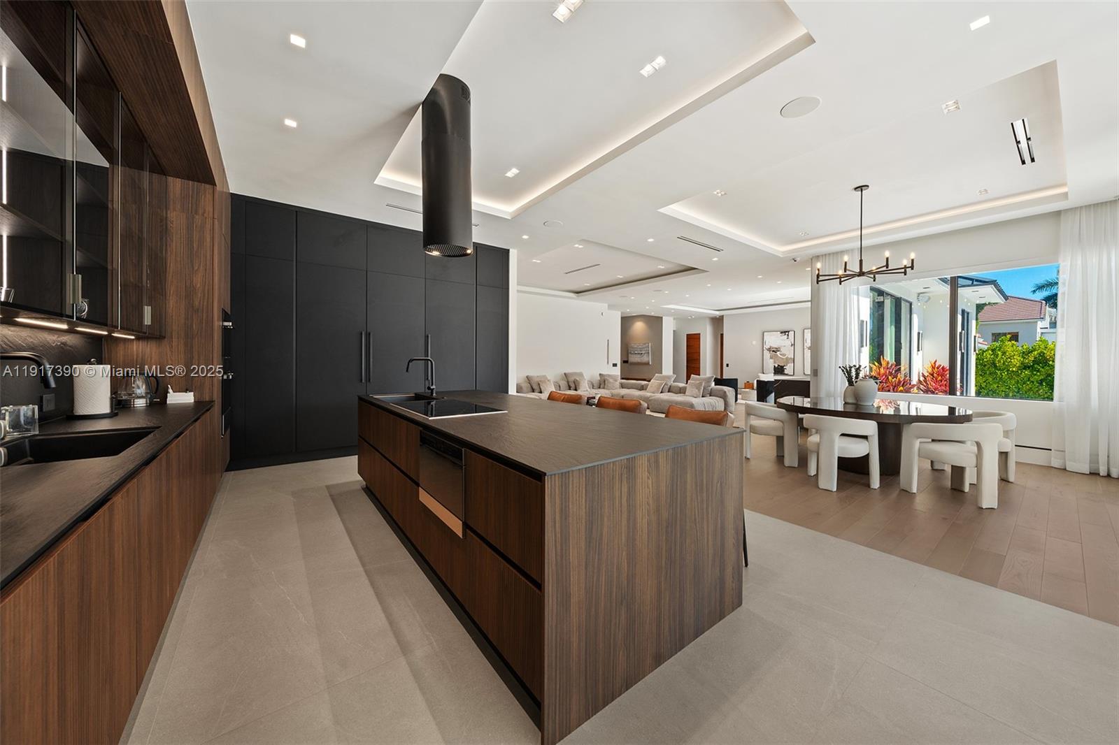 900 Washington St Hollywood, FL 33019