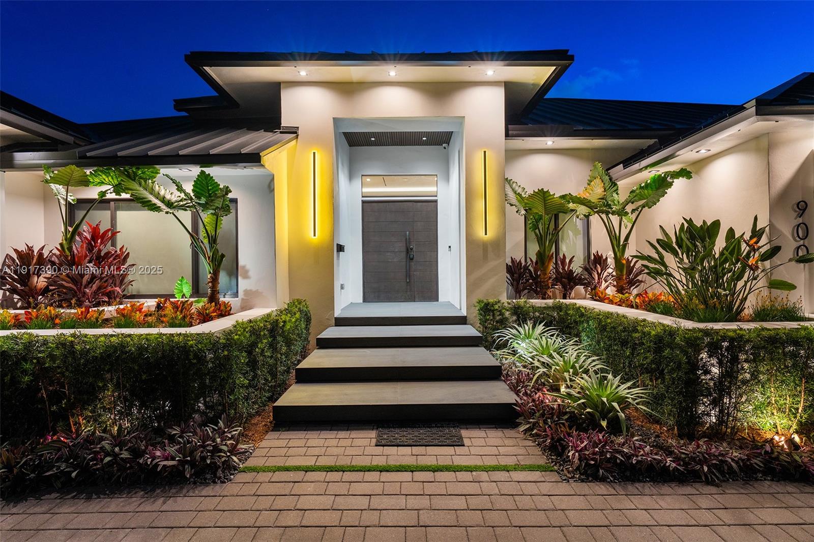 900 Washington St Hollywood, FL 33019