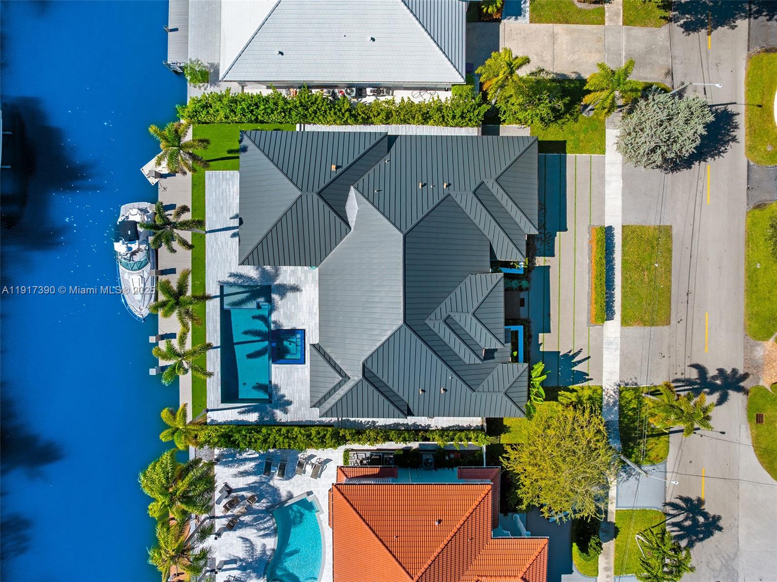 900 Washington St Hollywood, FL 33019