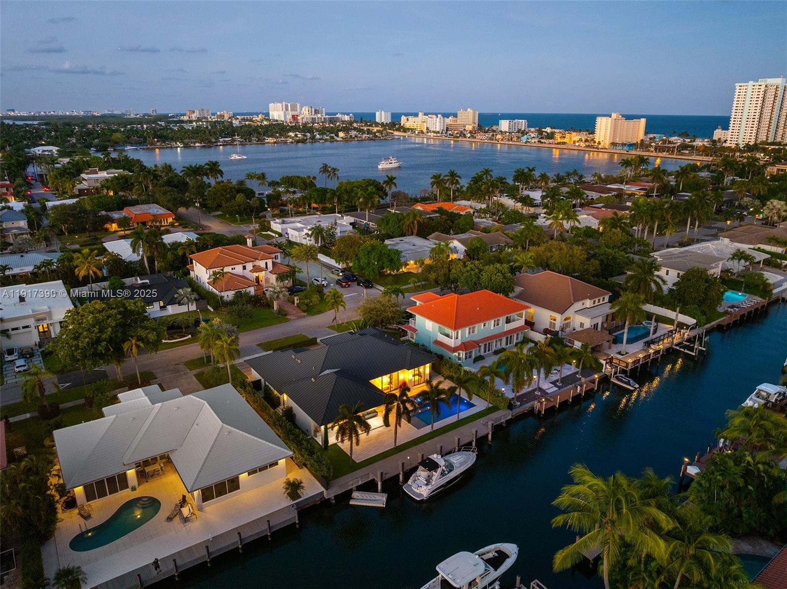 900 Washington St Hollywood, FL 33019