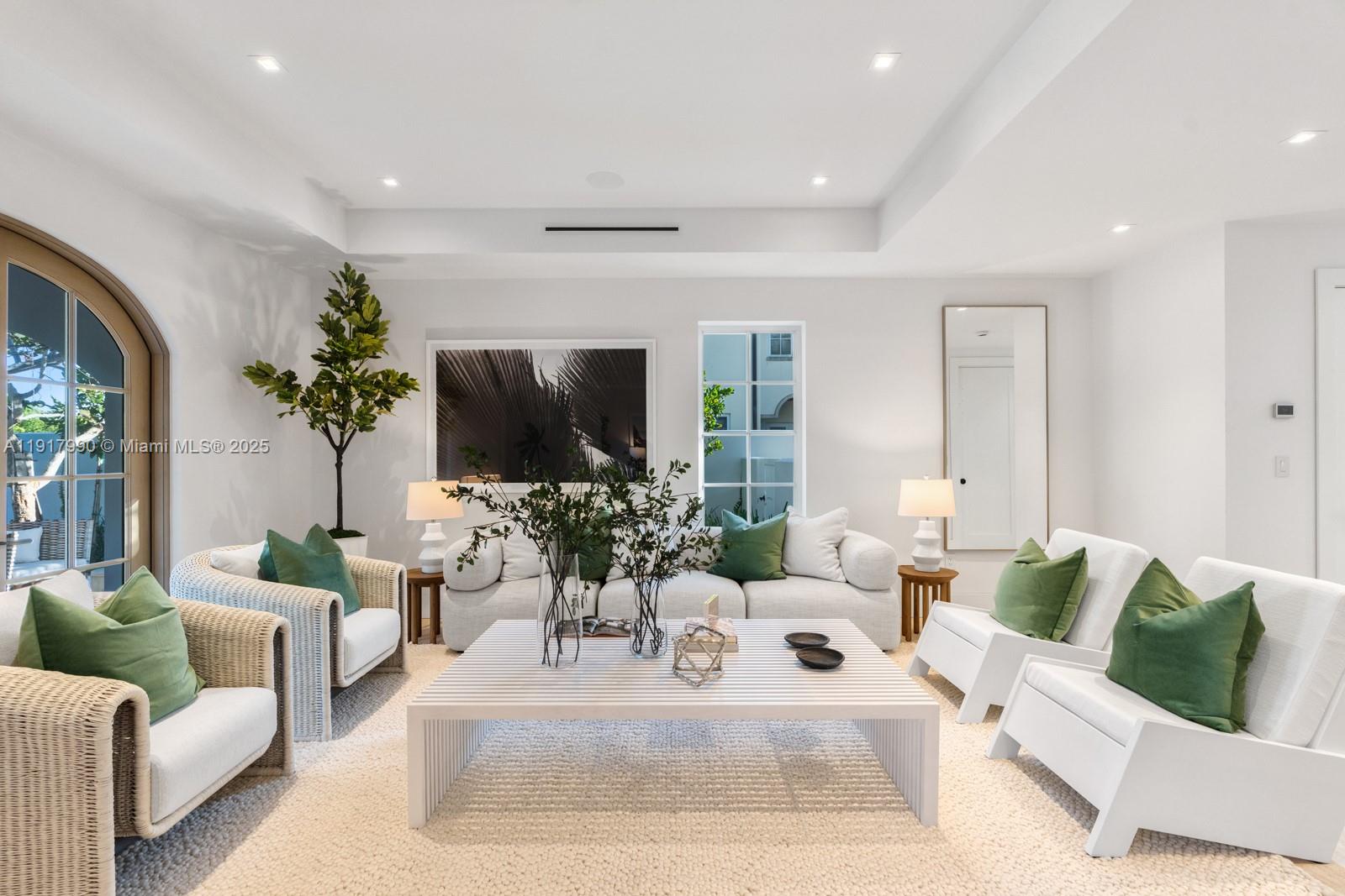 2219 Ibis Isle Rd E Palm Beach, FL 33480