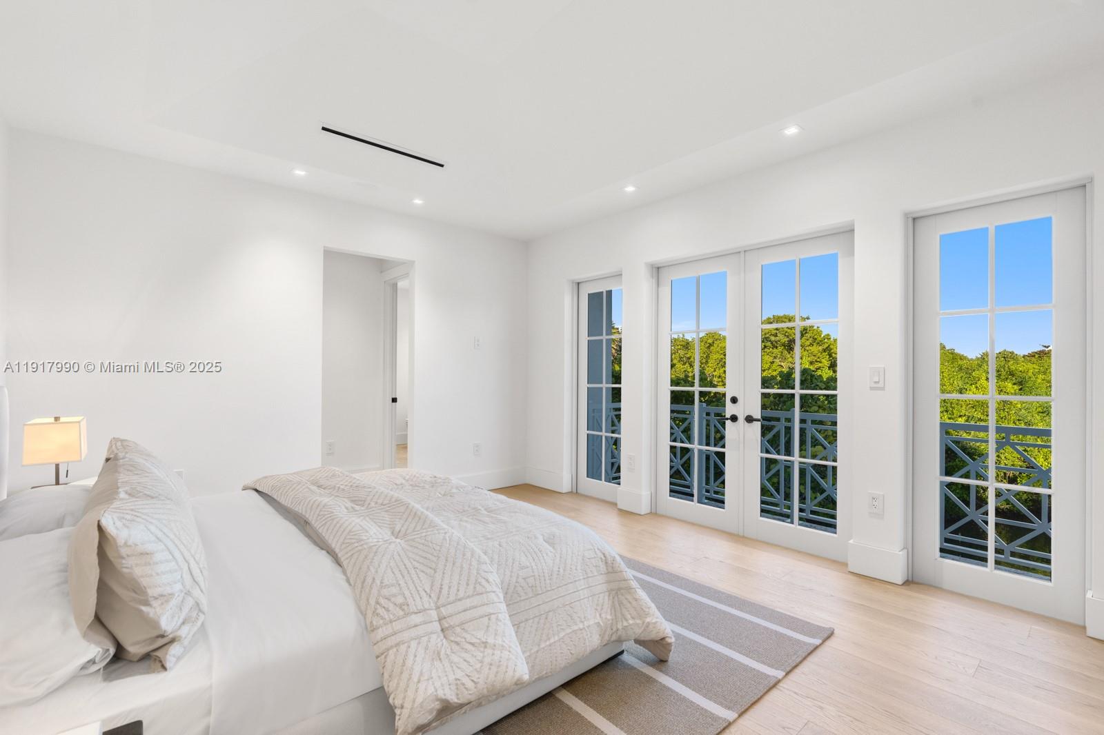 2219 Ibis Isle Rd E Palm Beach, FL 33480