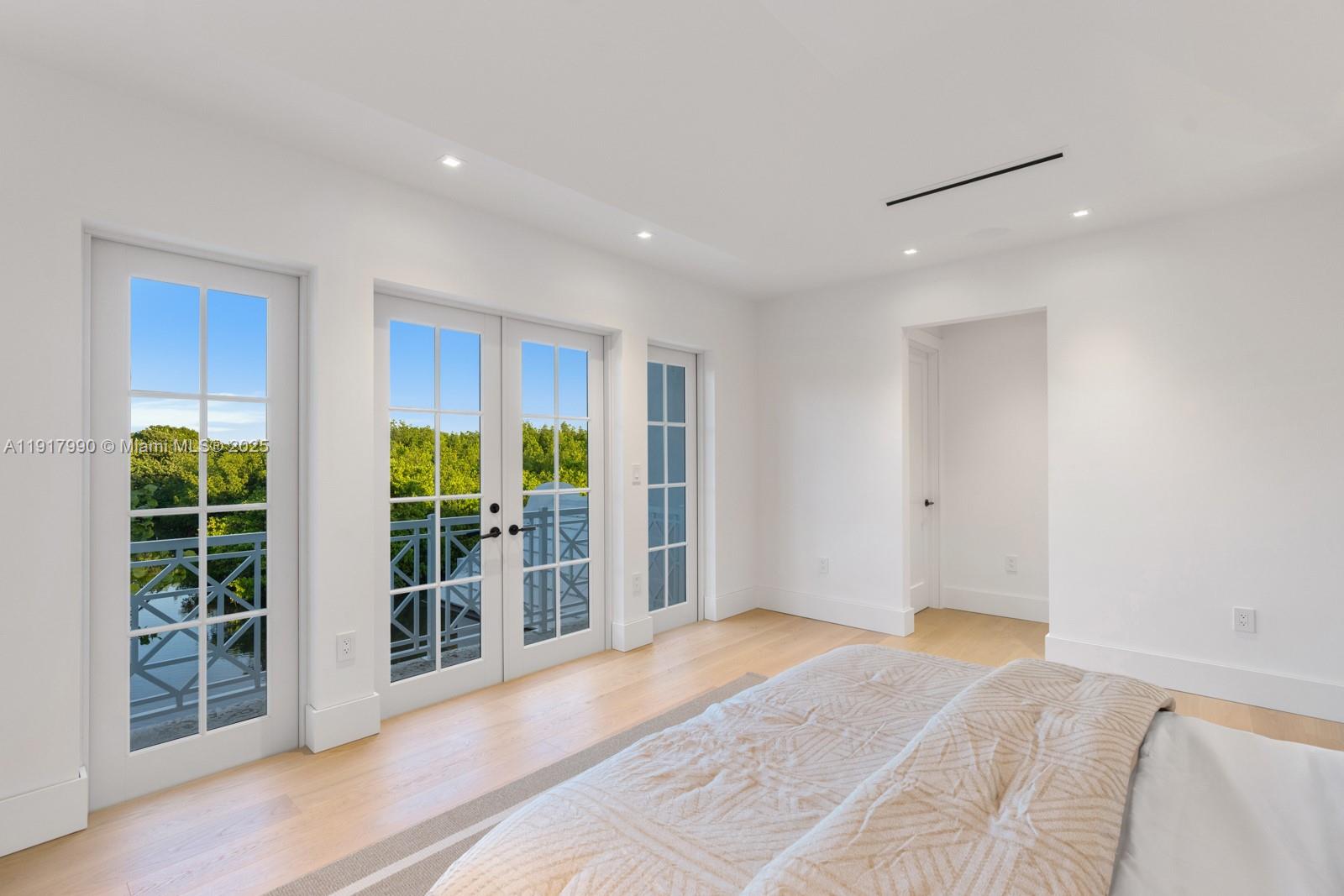 2219 Ibis Isle Rd E Palm Beach, FL 33480